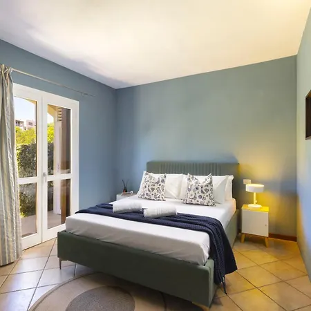 Апартаменти Bados Apts *