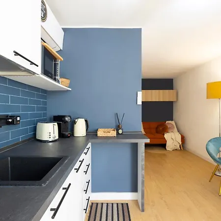 Апартаменти Bados Apts